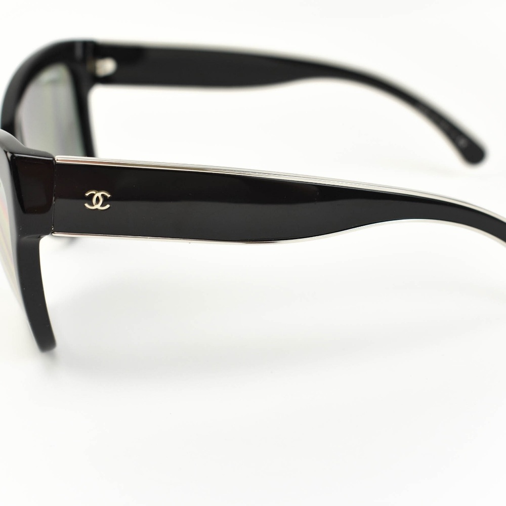 CHANEL: Black CC Logo Mirrored Sunglasses (cj) - Picture 2 of 8